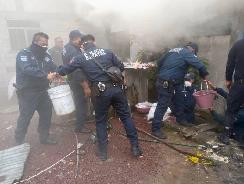 Sofocan incendio de vivienda en Tenango de Doria