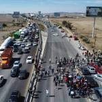 Piden mejoras en transporte; bloquean la México-Pachuca