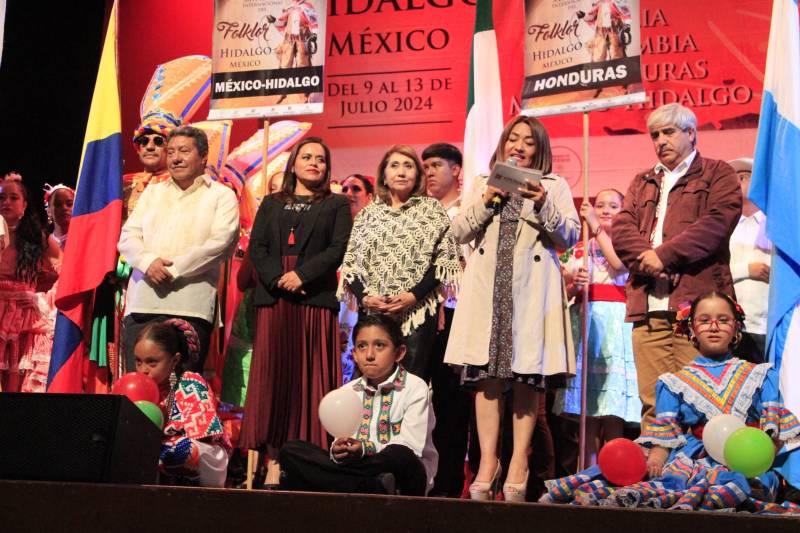 Bailes y colores de 6 países en el Festival de Folklor