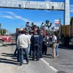 Bloqueo de ejidatarios afecta la México-Laredo