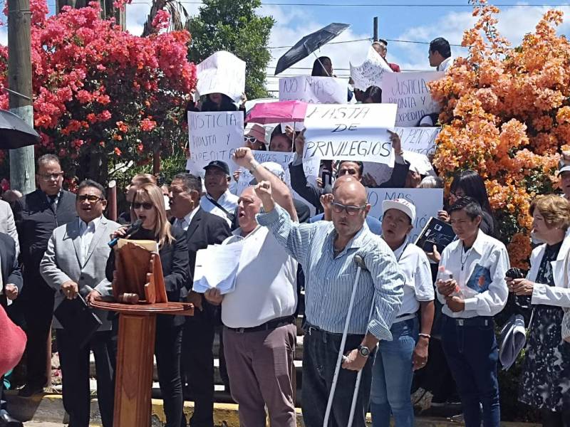 Abogados protestan contra paro en el Poder Judicial