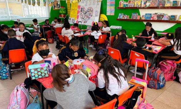 Regresan a clases 750 mil alumnos de educación básica y media superior