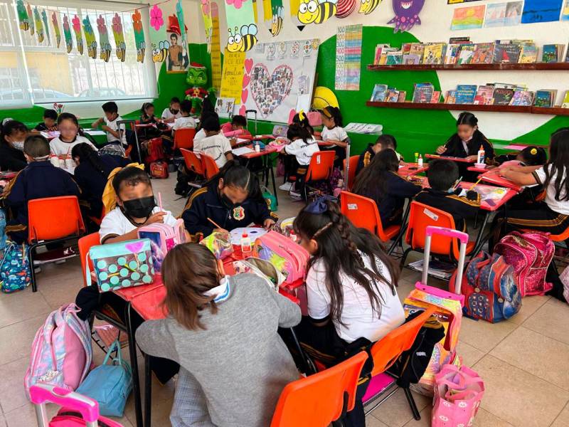 Regresan a clases 750 mil alumnos de educación básica y media superior