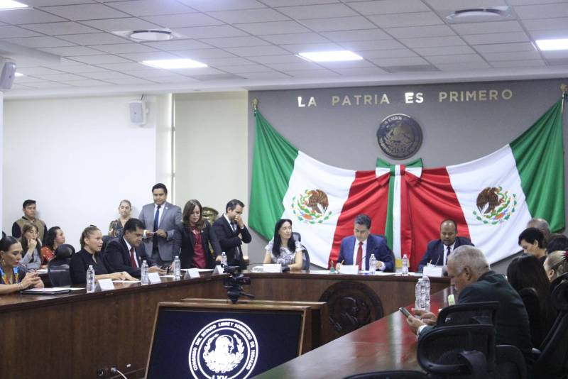 Eligen mesa directiva para sesión extraordinaria en el Congreso