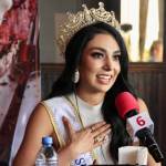 Angie Melchum luce vestuario inspirado en el Xantolo