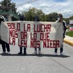 Alumnos de El Mexe cercan la SEPH y bloquean vialidades