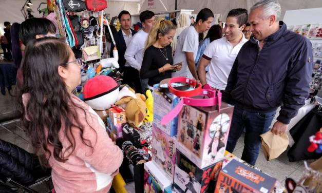 Realizan Feria Emprendedora 11:11 en Plaza Independencia