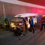 Choque de combi en Pachuca deja a 2 lesionados