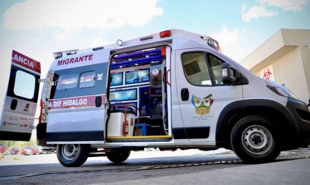 Fortalecen atención a migrantes con la entrega de 3 ambulancias