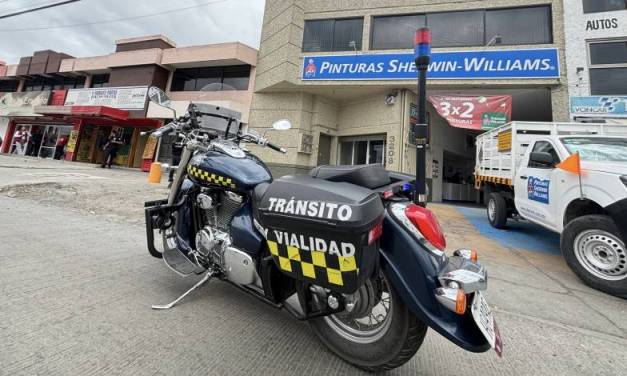 Hombre pretendía lanzarse de edificio en Pachuca