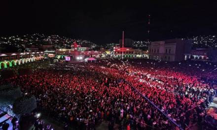 Más de 20 mil personas asistieron al Grito de Independencia en Pachuca