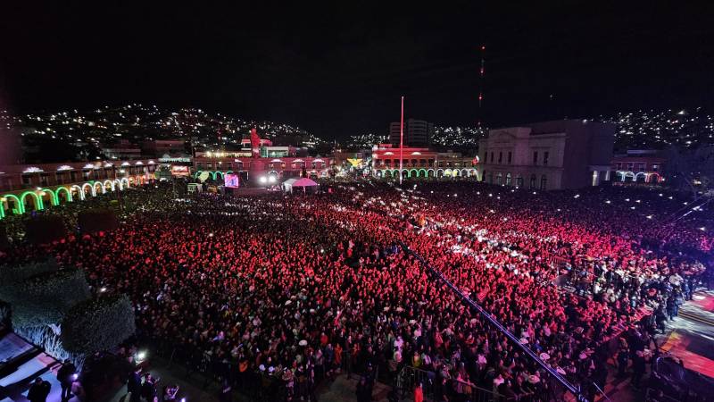 Más de 20 mil personas asistieron al Grito de Independencia en Pachuca