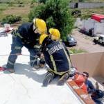Bomberos brindan auxilio a lesionado por descarga eléctrica en Epazoyucan