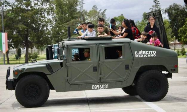 Realizan paseo dominical en la 18ª Zona Militar