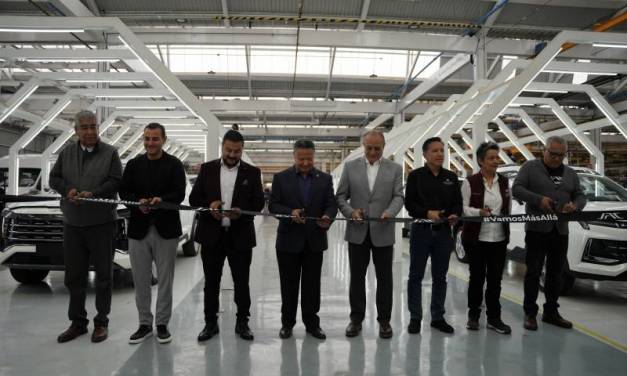 Inaugura Menchaca líneas de producción en planta JAC México