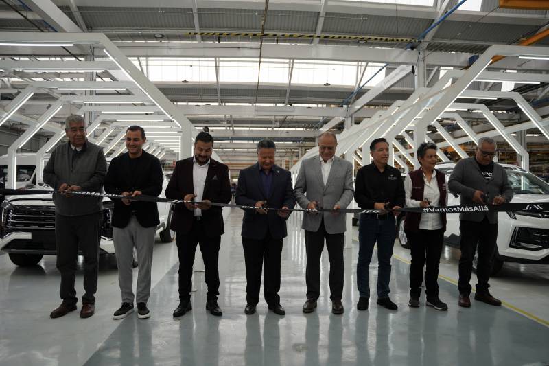 Inaugura Menchaca líneas de producción en planta JAC México