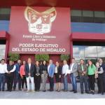 Alcaldes de oposición se adhieren a políticas del gobierno estatal