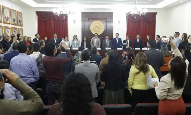 Pachuca integra 21 comisiones permanentes en primera sesión de Cabildo