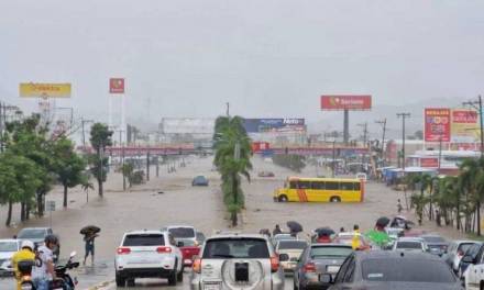 Huracán John deja inundado nuevamente a Acapulco