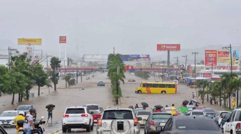 Huracán John deja inundado nuevamente a Acapulco