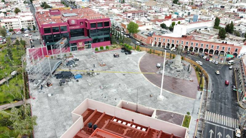 Lista la Plaza Juárez para los festejos patrios