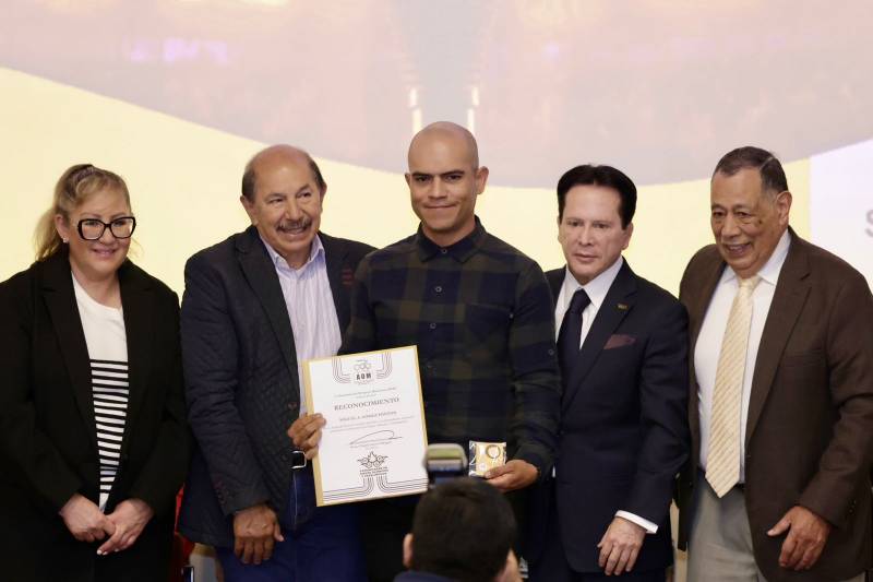 Fotógrafo de Pachuca recibe reconocimiento olímpico