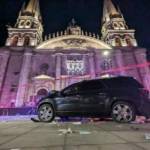 Hombre embiste a decenas de personas con una camioneta: 10 heridos