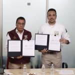 Firman convenio en favor de migrantes hidalguenses