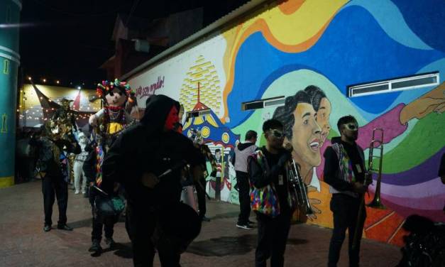 Noches de desfile en la Feria de San Francisco Pachuca,Hidalgo