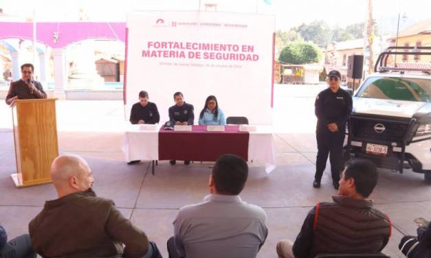 Fortalecen seguridad en Omitlán con la entrega de patrullas