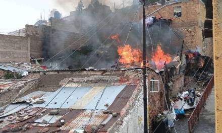 Se incendia vivienda en colonia de Pachuca