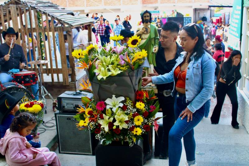 Devotos celebran a San Judas Tadeo en Mineral de la Reforma