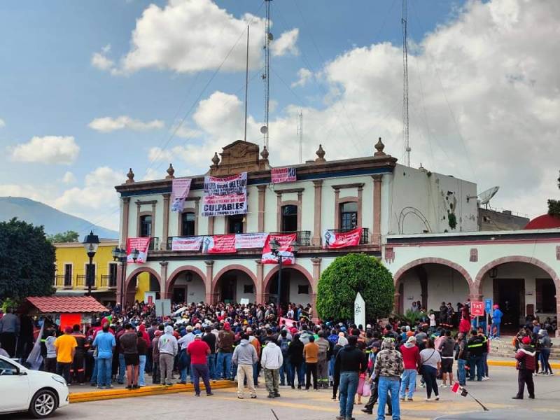 Mineros y transportistas de Zimapán rechazan entrada de sindicato