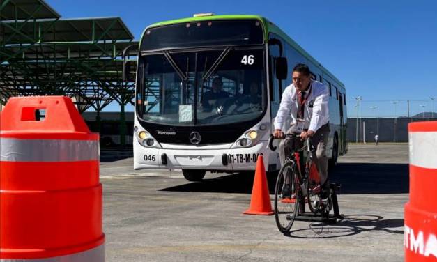 Capacitan a operadores del Tuzobús para prevenir siniestros viales