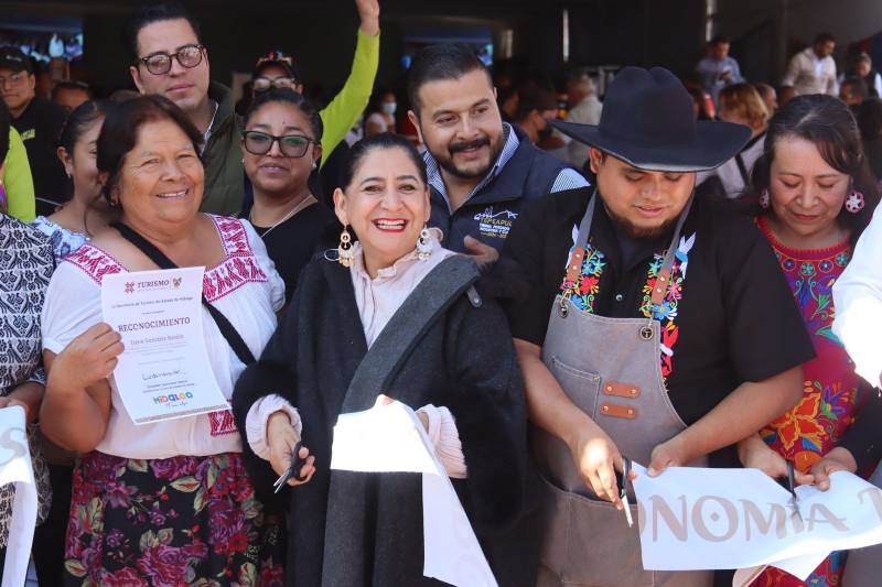 Reconocen a cocineras tradicionales en Festival de Gastronomía Tradicional Hidalguense