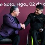 Julio Menchaca entregó el Premio Estatal de la Juventud y el Deporte