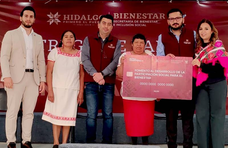 Entregan apoyos para el sector artesanal hidalguense