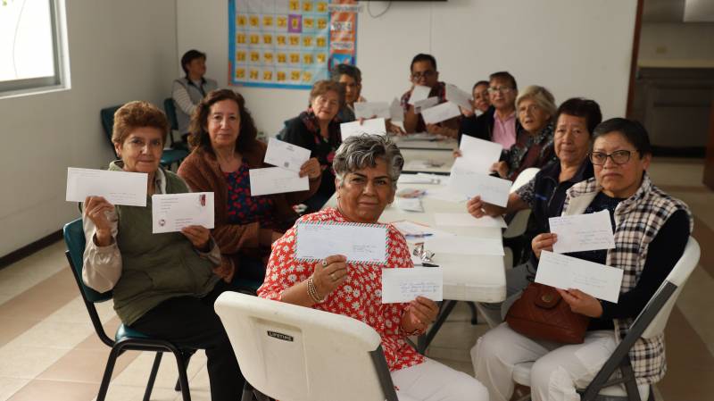 Proyecto “Pláticas a Mano” beneficia a personas mayores