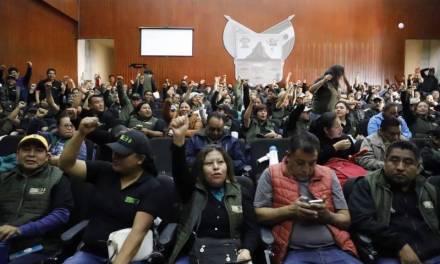 Trabajadores del COBAEH piden solución a sus demandas salariales