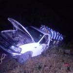 Abandonan camioneta volcada con huachicol en Tlahuelilpan