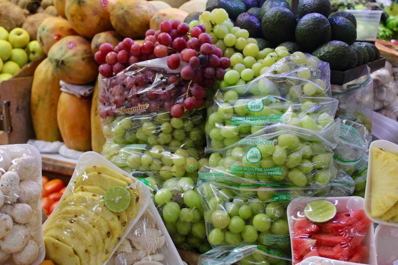 La tradición de las 12 uvas eleva precios en mercados de Pachuca