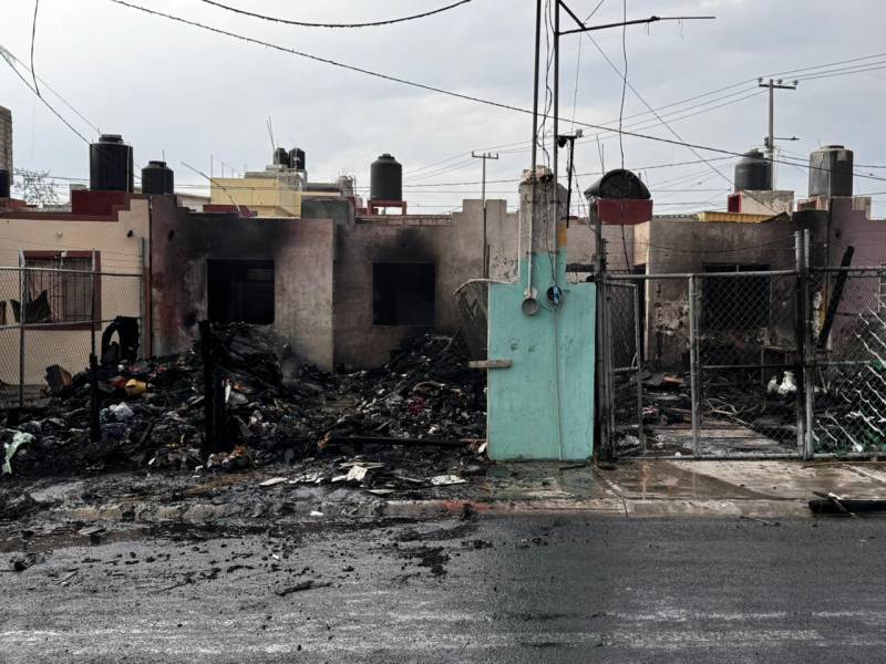 Incendio consume 2 viviendas en Mineral de la Reforma