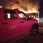 Controlan incendio de una caja de tráiler en colonia de Pachuca