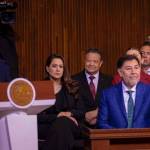 Acude Menchaca a ceremonia conmemorativa de la Constitución