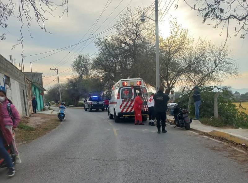 Madre se accidenta con sus 3 hijos en una motocicleta