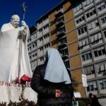 Estado de salud del Papa es crítico: Vaticano