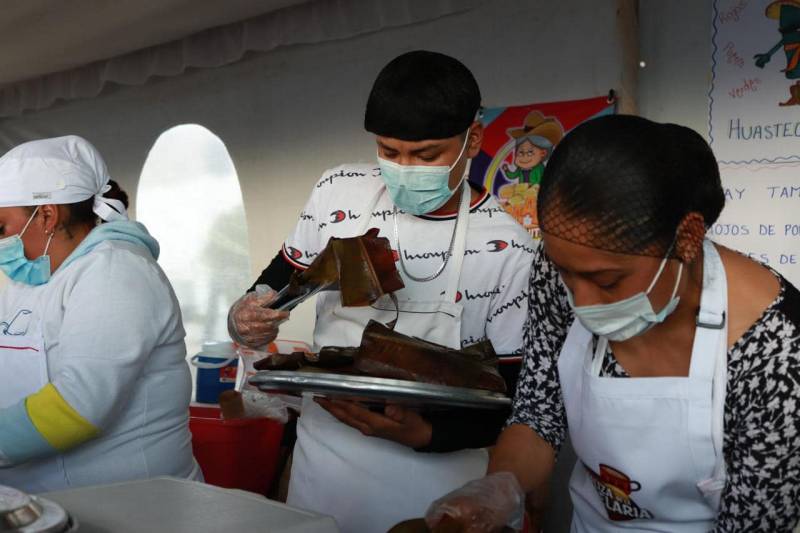 Celebran tradicional Tamaliza de la Candelaria en Pachuca