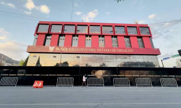 Blindan Edificio de Gobierno previo a marcha del 8M