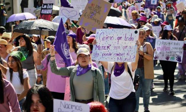 Miles de mujeres marchan en Pachuca por el 8M: exigen justicia y seguridad
