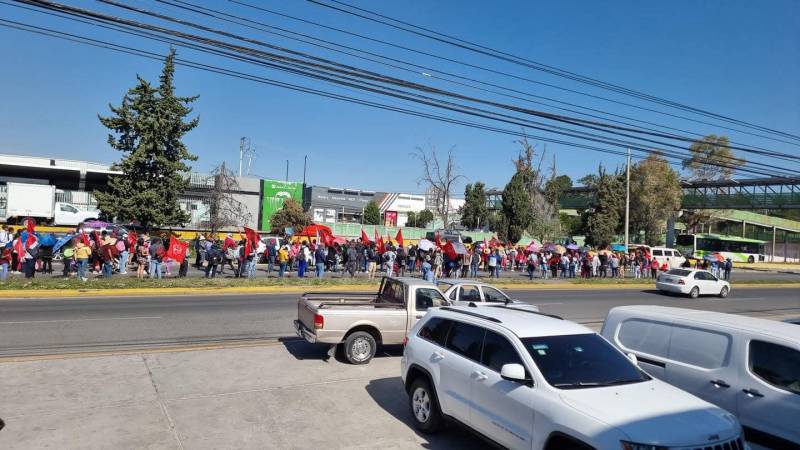 Antorcha Campesina se manifiesta sobre bulevar Felipe Ángeles